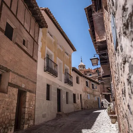 La Casa Amarilla Bronchales Ferienhaus *