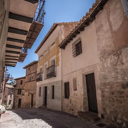 La Casa Amarilla Bronchales بيت للعطل