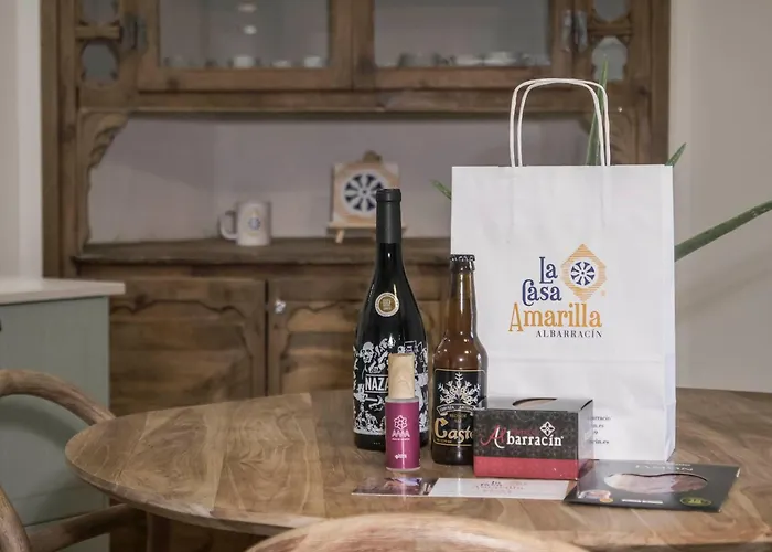 La Casa Amarilla Bronchales بيت للعطل *